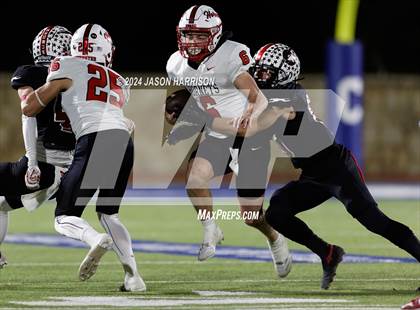 Thumbnail 2 in Gruver vs. Muenster (UIL Football 2A Region 2 Semifinal) photogallery.