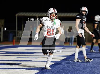 Thumbnail 1 in Gruver vs. Muenster (UIL Football 2A Region 2 Semifinal) photogallery.
