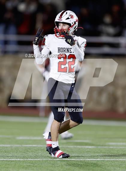 Thumbnail 2 in Gruver vs. Muenster (UIL Football 2A Region 2 Semifinal) photogallery.