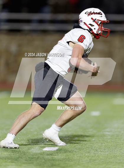 Thumbnail 3 in Gruver vs. Muenster (UIL Football 2A Region 2 Semifinal) photogallery.