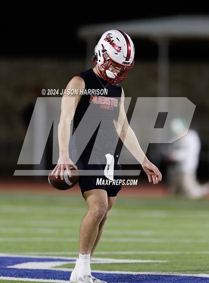 Thumbnail 2 in Gruver vs. Muenster (UIL Football 2A Region 2 Semifinal) photogallery.