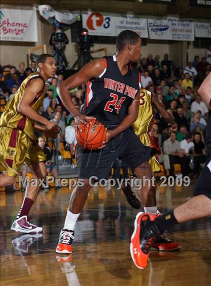 Thumbnail 2 in Winter Park vs. Paterson Catholic (City of Palms Classic) photogallery.