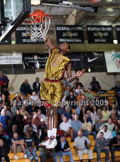 Thumbnail 1 in Winter Park vs. Paterson Catholic (City of Palms Classic) photogallery.