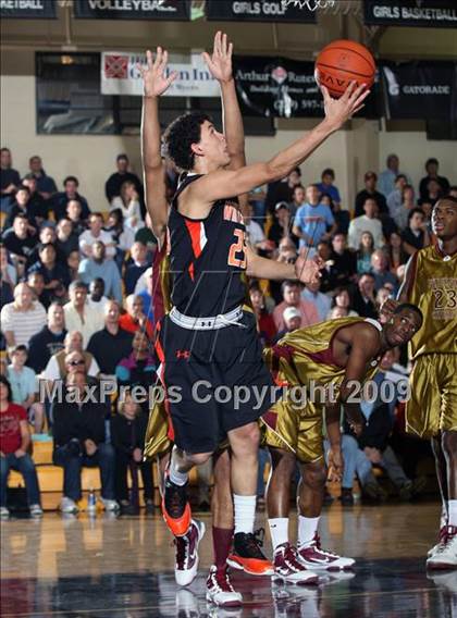 Thumbnail 2 in Winter Park vs. Paterson Catholic (City of Palms Classic) photogallery.