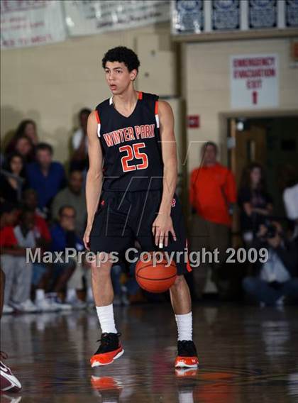 Thumbnail 2 in Winter Park vs. Paterson Catholic (City of Palms Classic) photogallery.