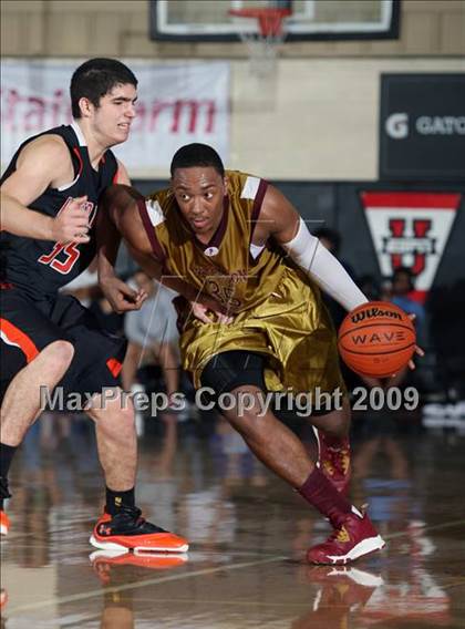 Thumbnail 1 in Winter Park vs. Paterson Catholic (City of Palms Classic) photogallery.