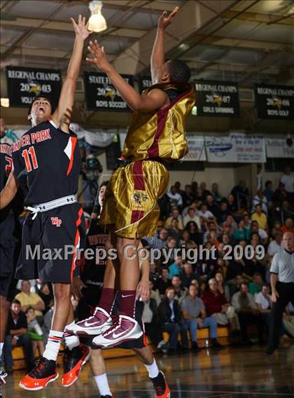 Thumbnail 3 in Winter Park vs. Paterson Catholic (City of Palms Classic) photogallery.