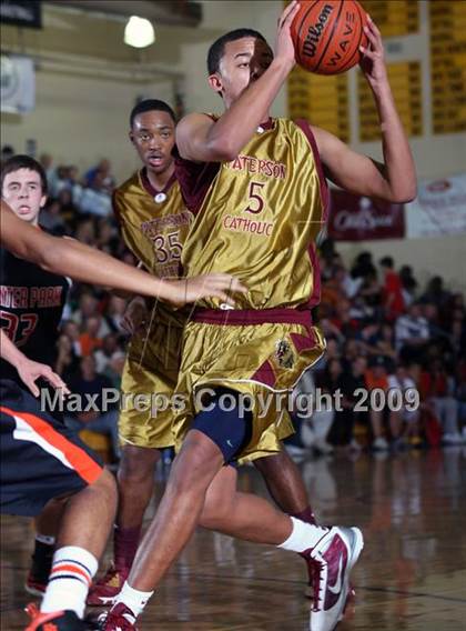 Thumbnail 2 in Winter Park vs. Paterson Catholic (City of Palms Classic) photogallery.