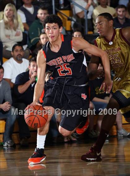 Thumbnail 2 in Winter Park vs. Paterson Catholic (City of Palms Classic) photogallery.
