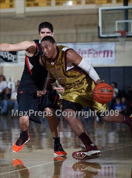 Thumbnail 2 in Winter Park vs. Paterson Catholic (City of Palms Classic) photogallery.