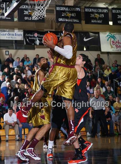 Thumbnail 2 in Winter Park vs. Paterson Catholic (City of Palms Classic) photogallery.