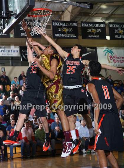 Thumbnail 1 in Winter Park vs. Paterson Catholic (City of Palms Classic) photogallery.