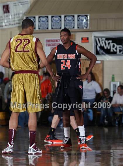 Thumbnail 1 in Winter Park vs. Paterson Catholic (City of Palms Classic) photogallery.