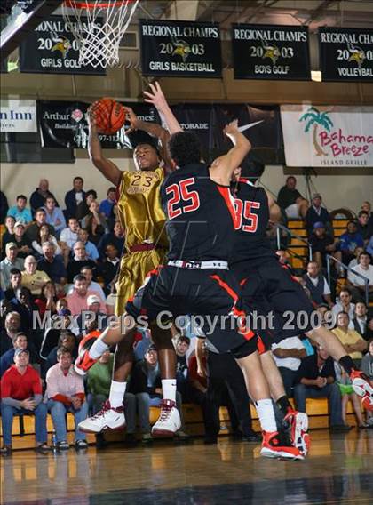 Thumbnail 1 in Winter Park vs. Paterson Catholic (City of Palms Classic) photogallery.