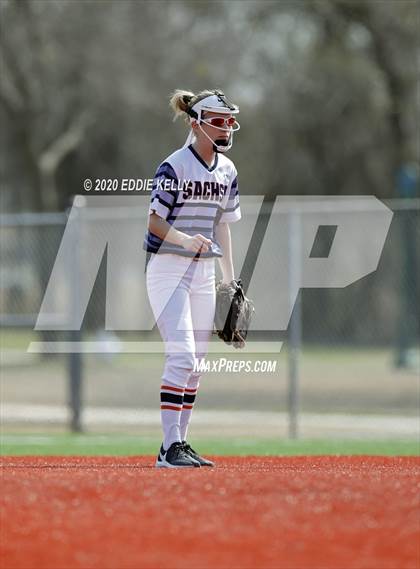 Thumbnail 2 in Hallsville vs Sachse (Allen Tournament) photogallery.