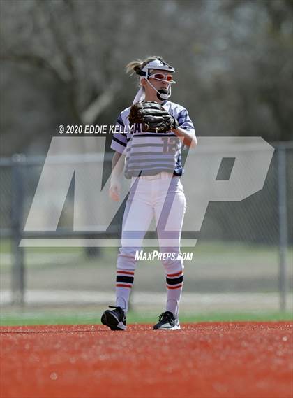 Thumbnail 1 in Hallsville vs Sachse (Allen Tournament) photogallery.