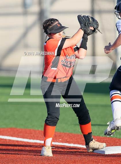 Thumbnail 1 in Llano @ Glenn photogallery.