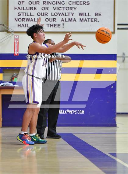 Thumbnail 3 in Glenn @ Norwalk photogallery.
