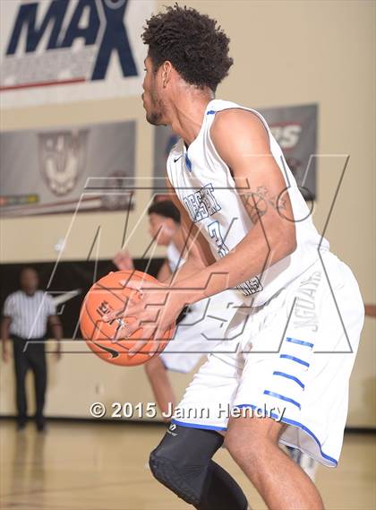 Thumbnail 3 in Sacramento Country Day vs. Desert Pines (MaxPreps Holiday Classic) photogallery.