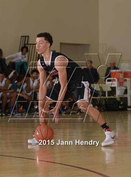 Thumbnail 2 in Sacramento Country Day vs. Desert Pines (MaxPreps Holiday Classic) photogallery.