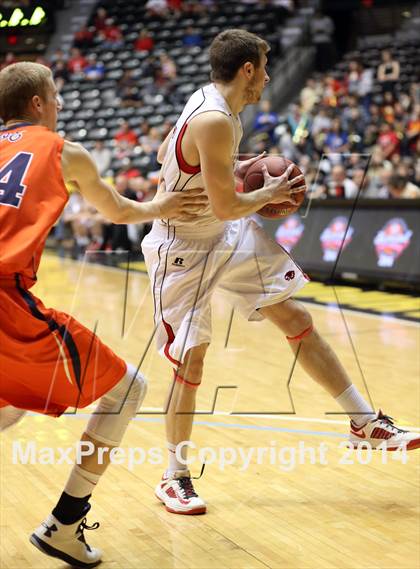 Thumbnail 1 in Olathe East vs. Maize (KSHSAA 6A Playoff) photogallery.