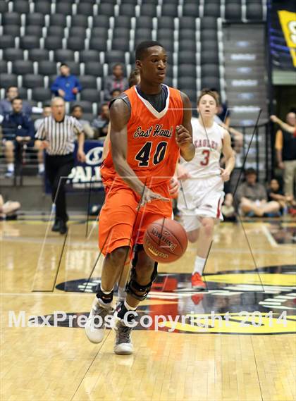 Thumbnail 3 in Olathe East vs. Maize (KSHSAA 6A Playoff) photogallery.