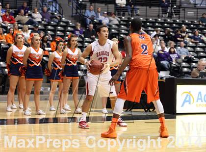 Thumbnail 3 in Olathe East vs. Maize (KSHSAA 6A Playoff) photogallery.