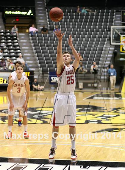 Thumbnail 3 in Olathe East vs. Maize (KSHSAA 6A Playoff) photogallery.