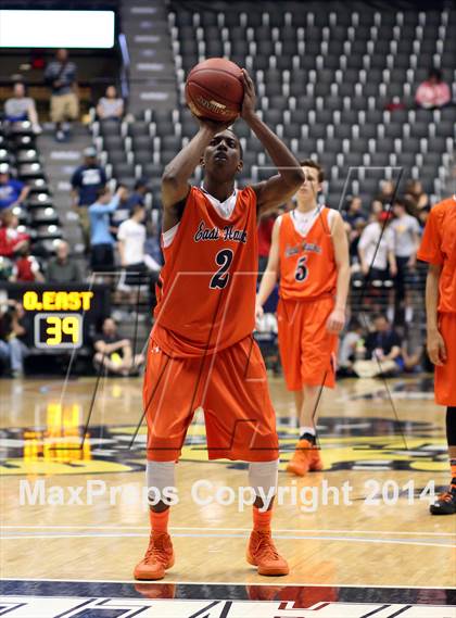 Thumbnail 3 in Olathe East vs. Maize (KSHSAA 6A Playoff) photogallery.