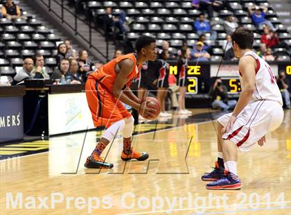 Thumbnail 3 in Olathe East vs. Maize (KSHSAA 6A Playoff) photogallery.