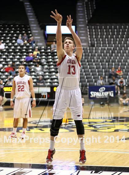 Thumbnail 1 in Olathe East vs. Maize (KSHSAA 6A Playoff) photogallery.