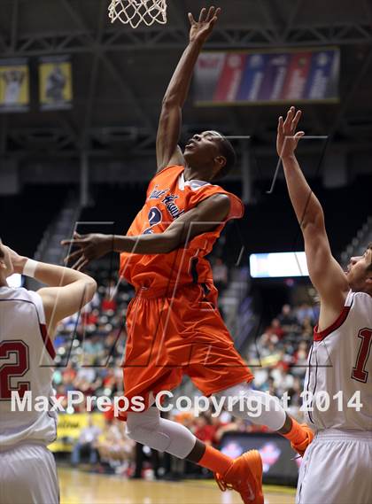 Thumbnail 1 in Olathe East vs. Maize (KSHSAA 6A Playoff) photogallery.