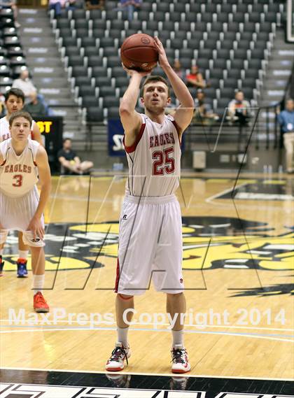Thumbnail 2 in Olathe East vs. Maize (KSHSAA 6A Playoff) photogallery.