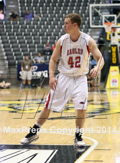 Thumbnail 3 in Olathe East vs. Maize (KSHSAA 6A Playoff) photogallery.
