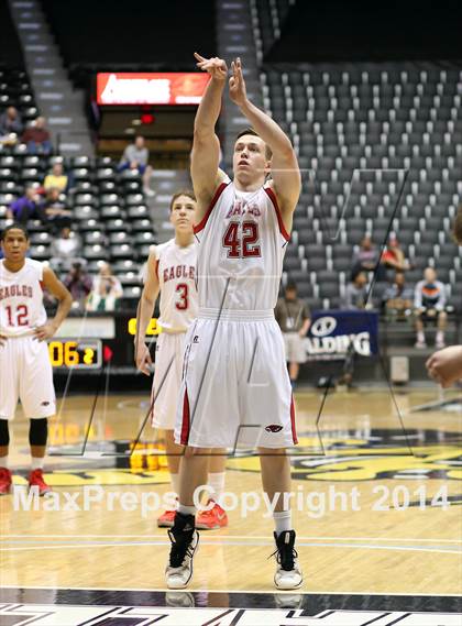 Thumbnail 1 in Olathe East vs. Maize (KSHSAA 6A Playoff) photogallery.