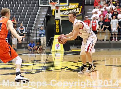 Thumbnail 3 in Olathe East vs. Maize (KSHSAA 6A Playoff) photogallery.