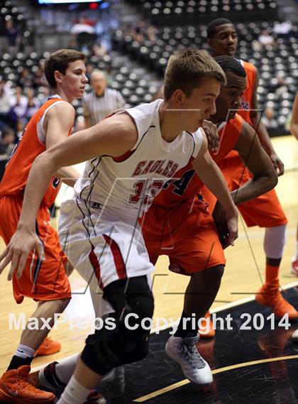 Thumbnail 1 in Olathe East vs. Maize (KSHSAA 6A Playoff) photogallery.