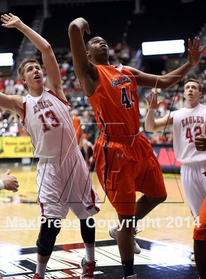 Thumbnail 1 in Olathe East vs. Maize (KSHSAA 6A Playoff) photogallery.
