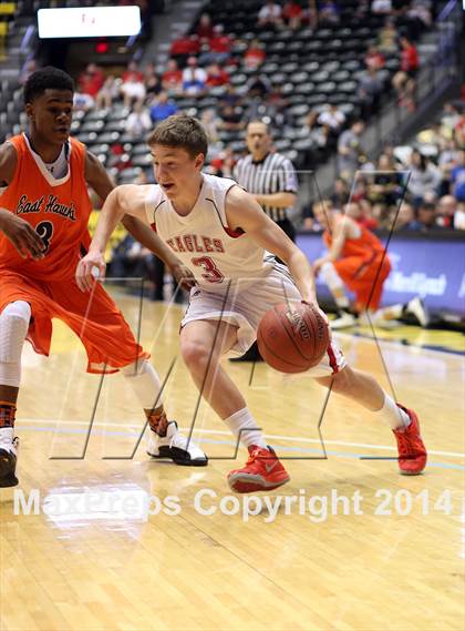 Thumbnail 2 in Olathe East vs. Maize (KSHSAA 6A Playoff) photogallery.