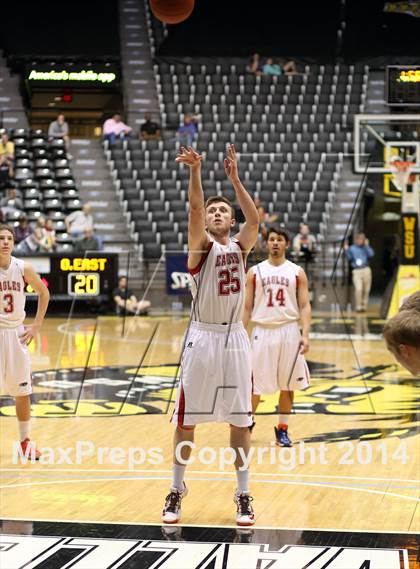 Thumbnail 3 in Olathe East vs. Maize (KSHSAA 6A Playoff) photogallery.