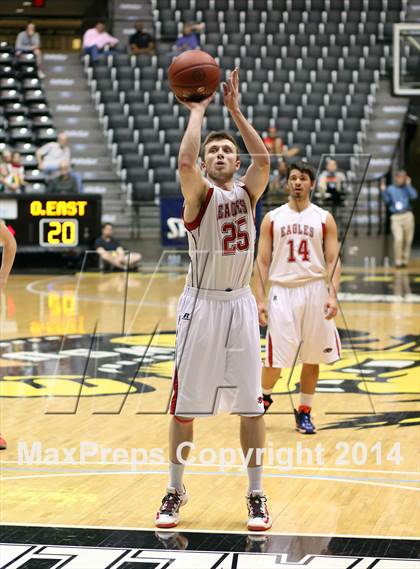 Thumbnail 2 in Olathe East vs. Maize (KSHSAA 6A Playoff) photogallery.