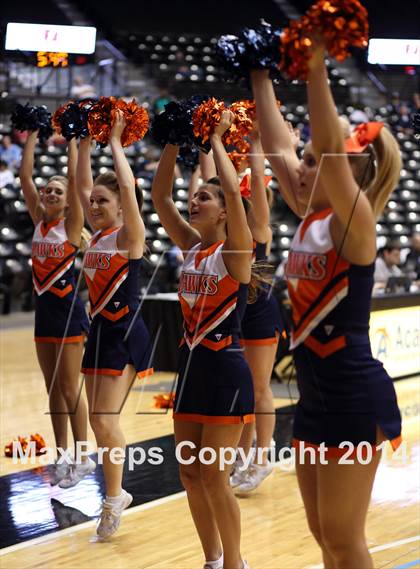 Thumbnail 2 in Olathe East vs. Maize (KSHSAA 6A Playoff) photogallery.