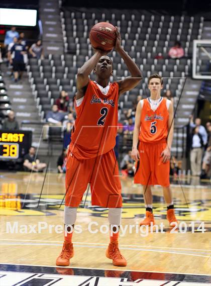 Thumbnail 1 in Olathe East vs. Maize (KSHSAA 6A Playoff) photogallery.