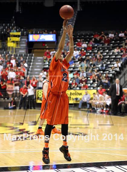 Thumbnail 1 in Olathe East vs. Maize (KSHSAA 6A Playoff) photogallery.