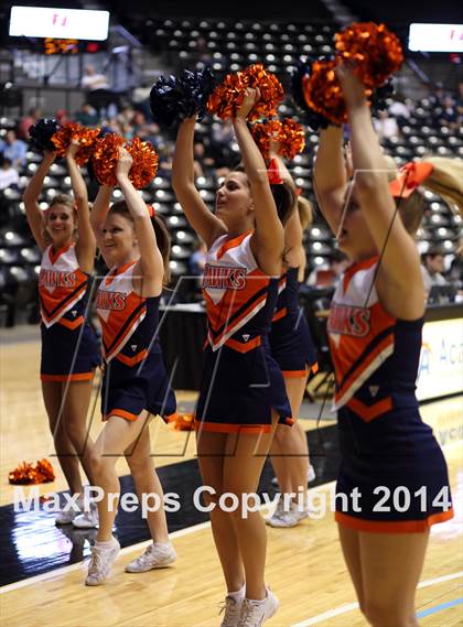 Thumbnail 3 in Olathe East vs. Maize (KSHSAA 6A Playoff) photogallery.