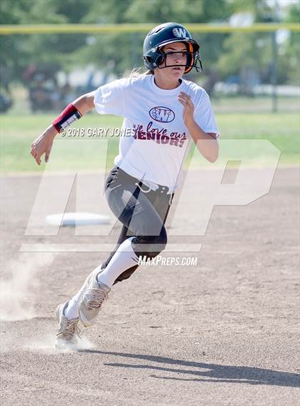 Thumbnail 2 in Antelope @ Whitney photogallery.