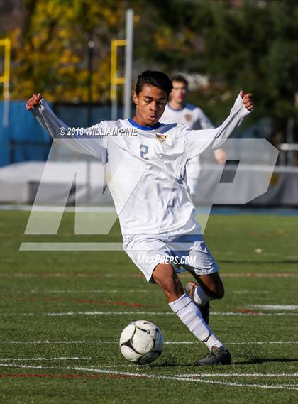 Thumbnail 2 in Lansing vs. Geneseo (NYSPHSAA Class C Final) photogallery.