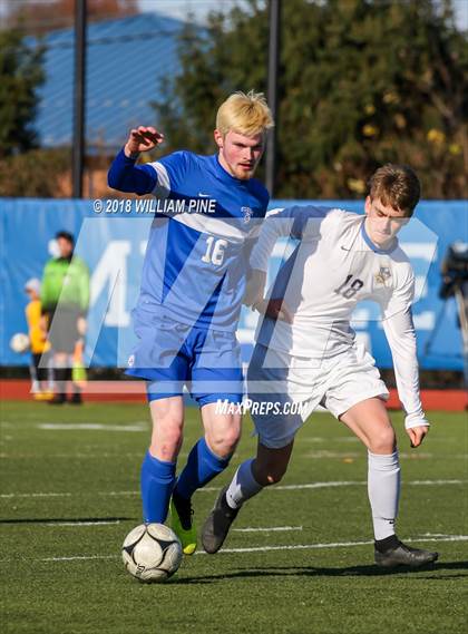 Thumbnail 2 in Lansing vs. Geneseo (NYSPHSAA Class C Final) photogallery.