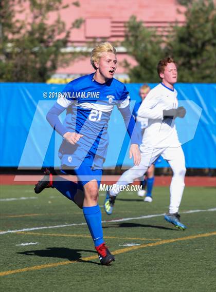 Thumbnail 2 in Lansing vs. Geneseo (NYSPHSAA Class C Final) photogallery.