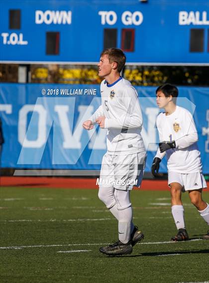 Thumbnail 2 in Lansing vs. Geneseo (NYSPHSAA Class C Final) photogallery.